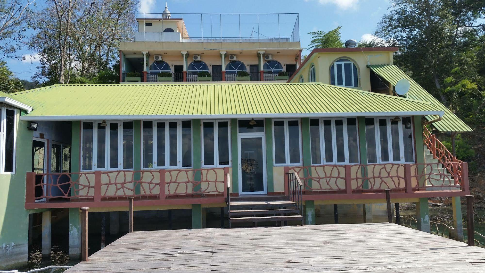 Hotel Ribiera Del Lago Peten Itza San Roman エクステリア 写真
