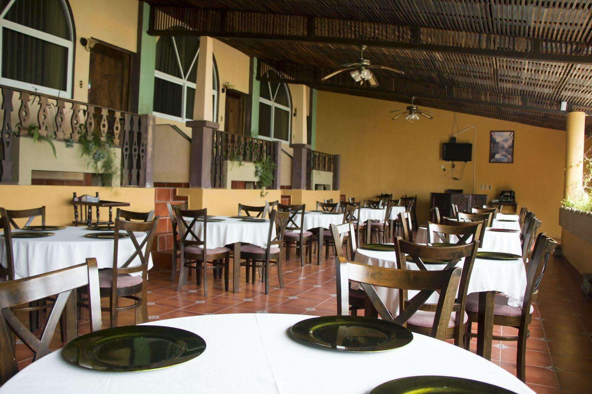 Hotel Ribiera Del Lago Peten Itza San Roman エクステリア 写真