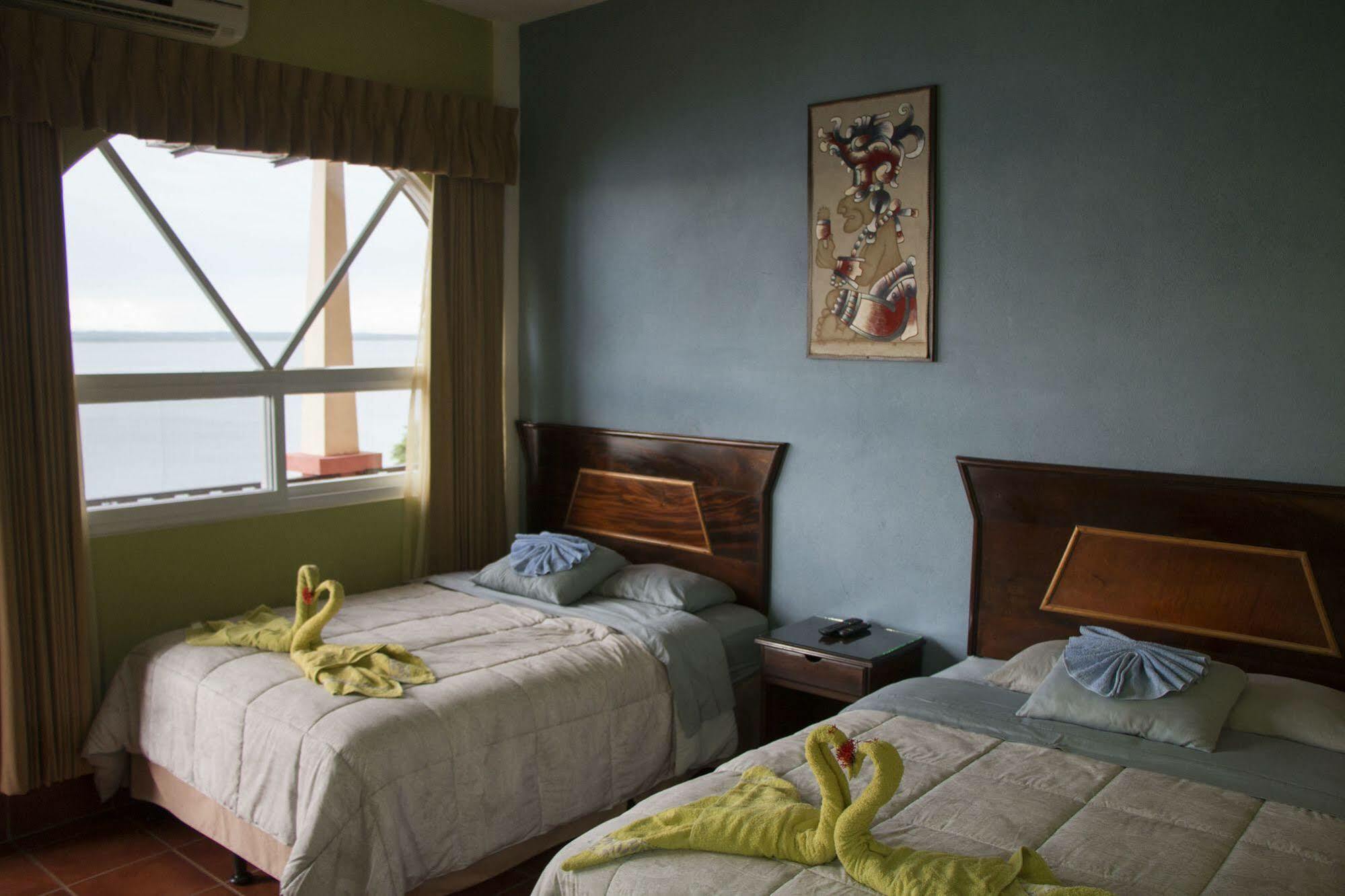 Hotel Ribiera Del Lago Peten Itza San Roman エクステリア 写真