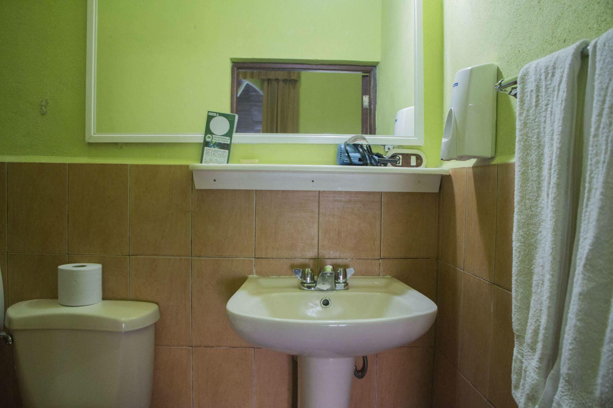 Hotel Ribiera Del Lago Peten Itza San Roman エクステリア 写真
