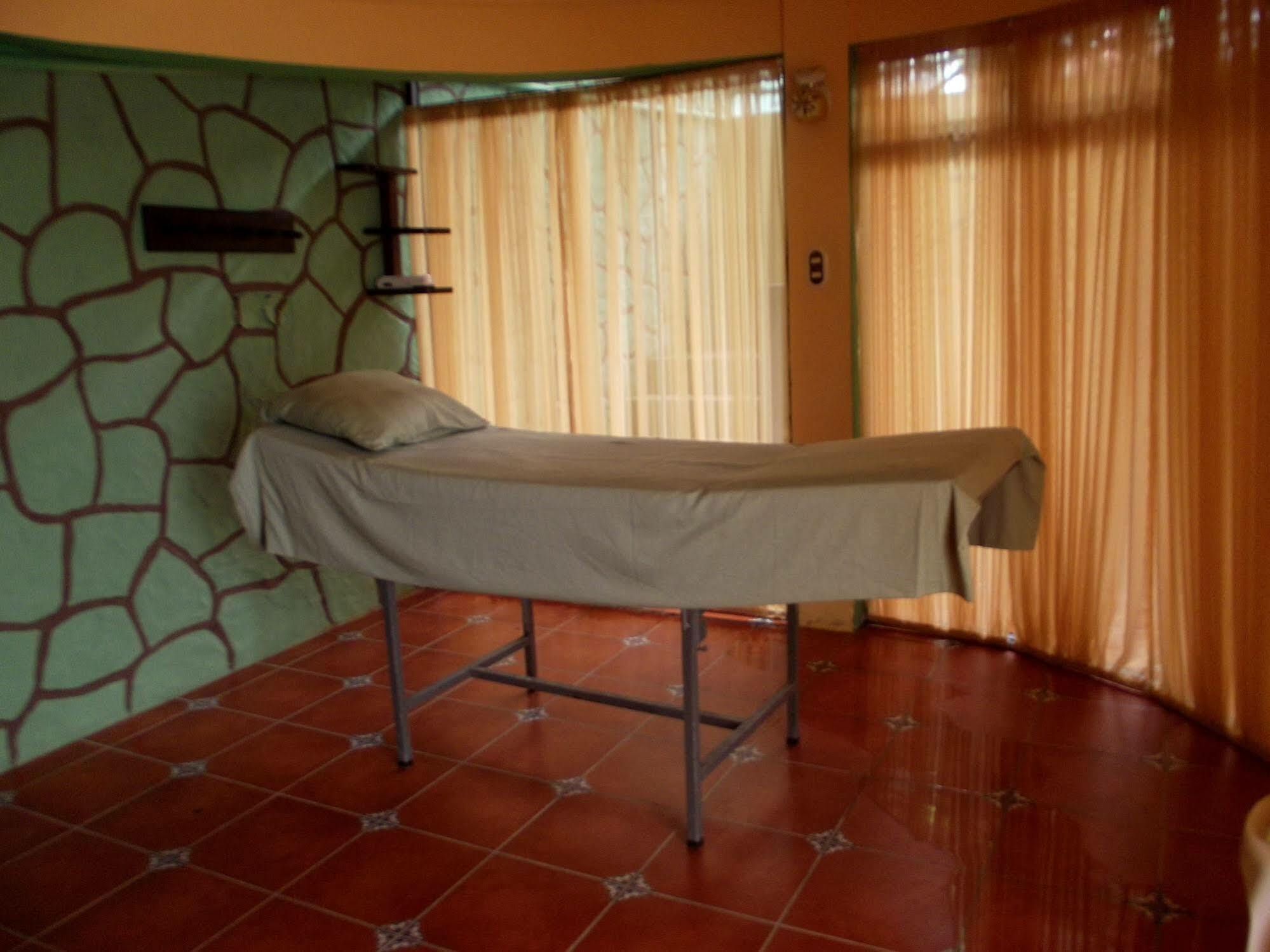 Hotel Ribiera Del Lago Peten Itza San Roman エクステリア 写真