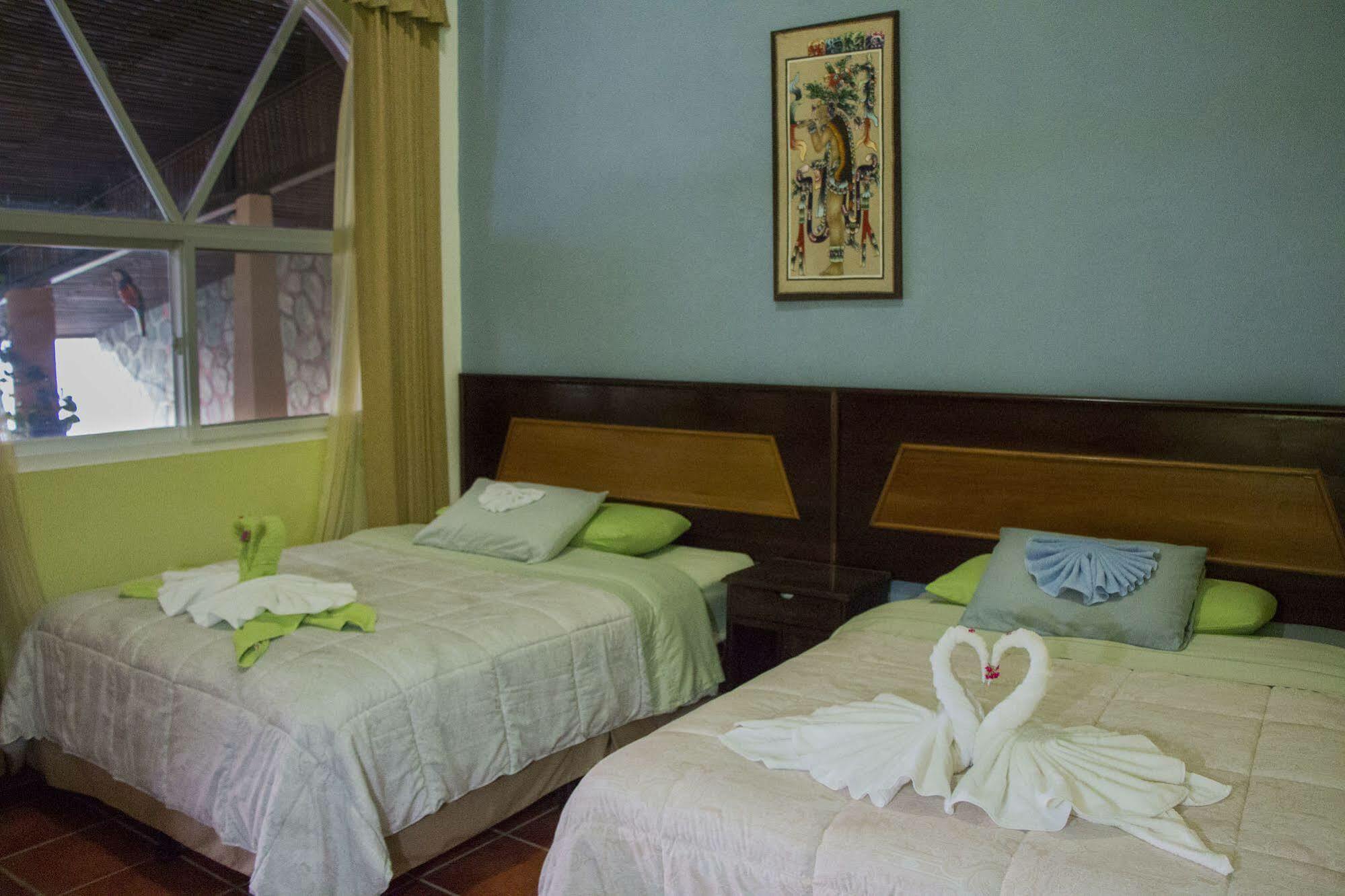 Hotel Ribiera Del Lago Peten Itza San Roman エクステリア 写真
