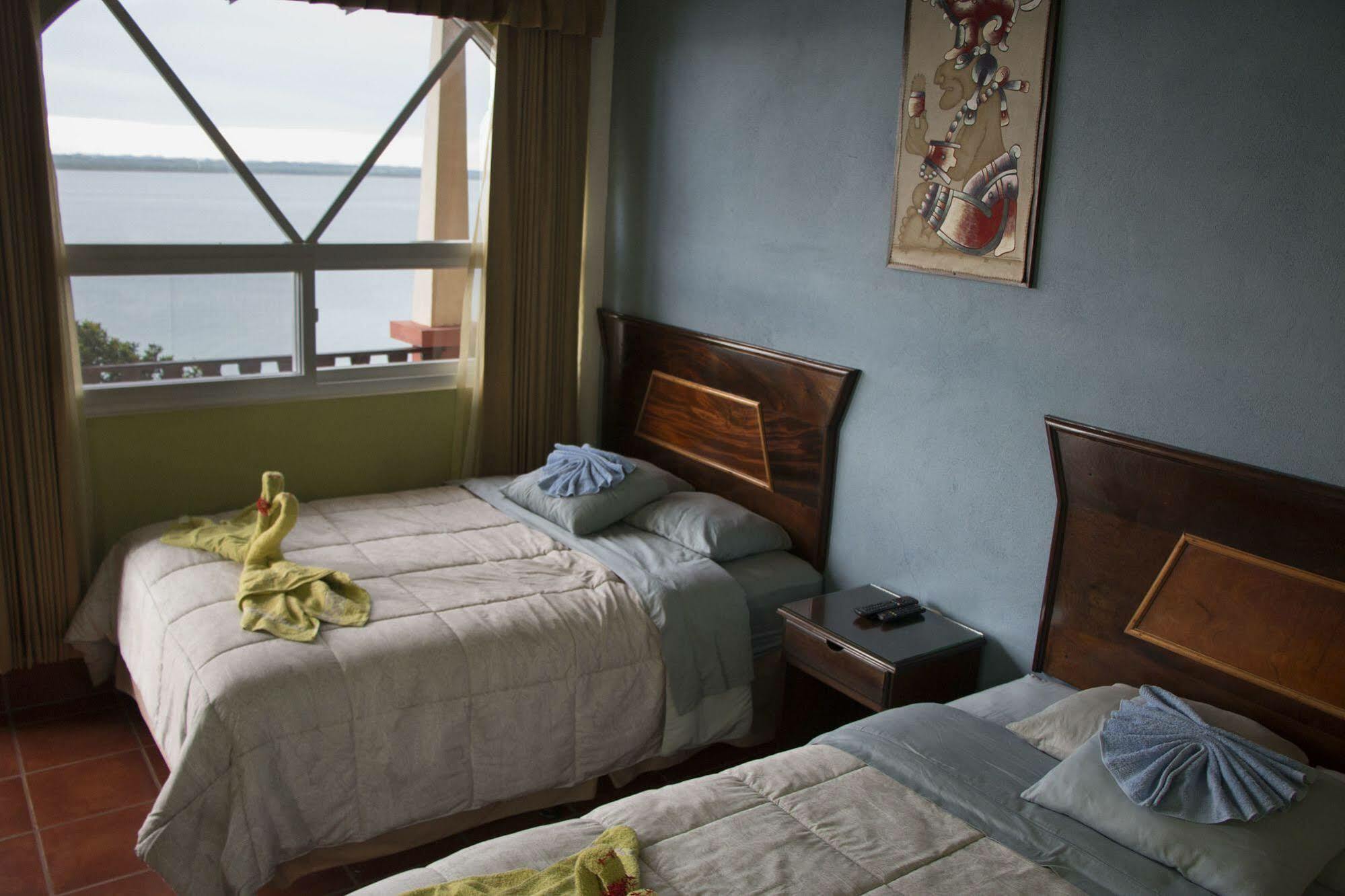 Hotel Ribiera Del Lago Peten Itza San Roman エクステリア 写真