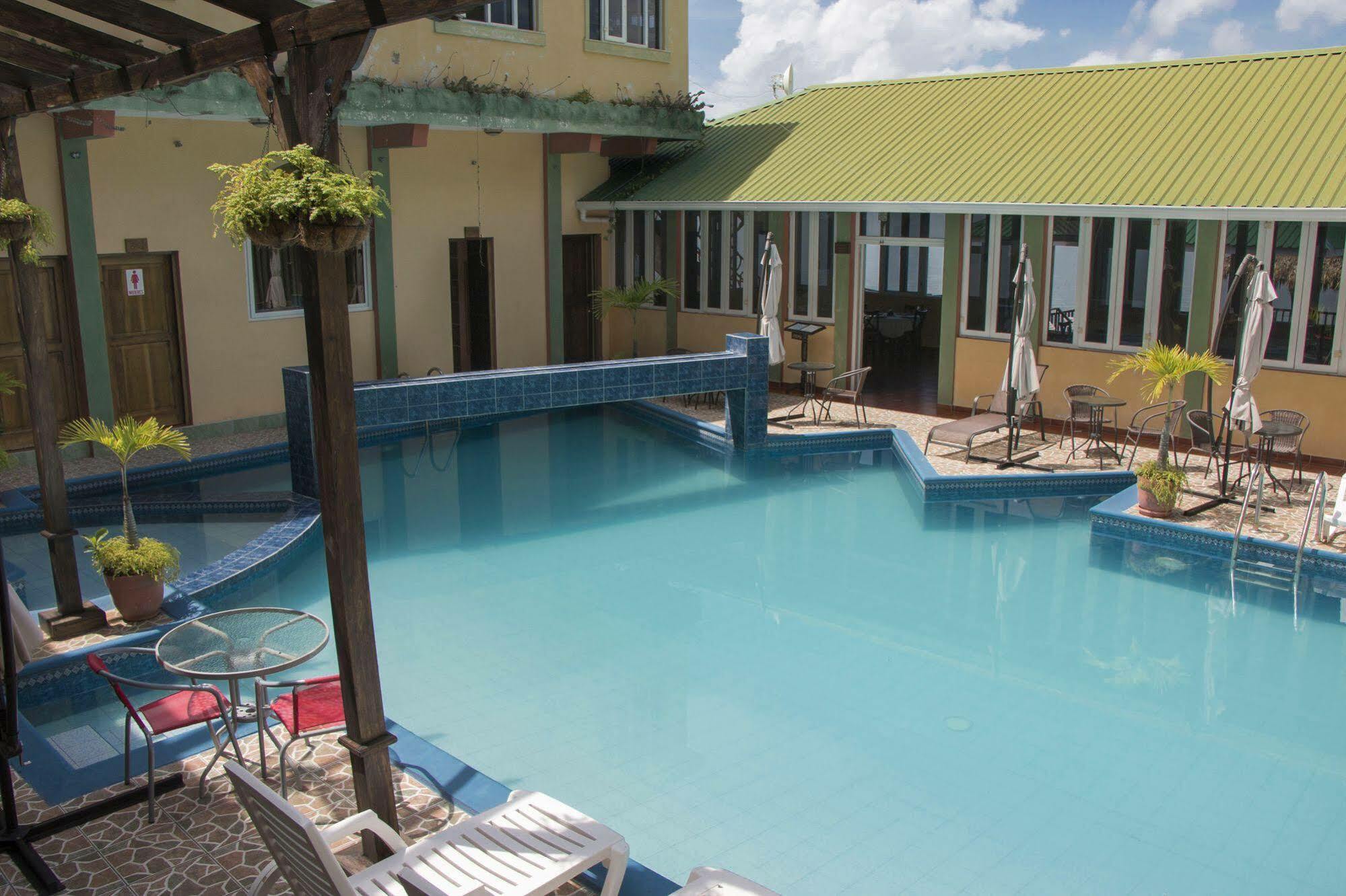 Hotel Ribiera Del Lago Peten Itza San Roman エクステリア 写真
