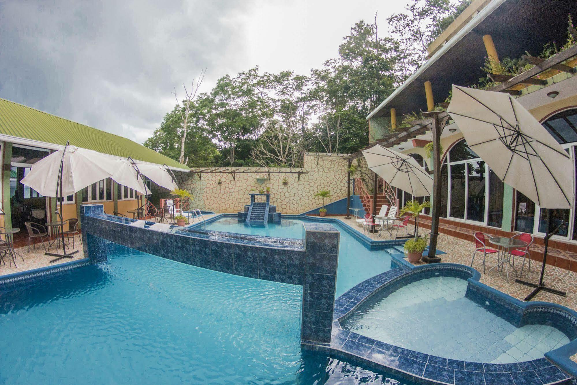 Hotel Ribiera Del Lago Peten Itza San Roman エクステリア 写真