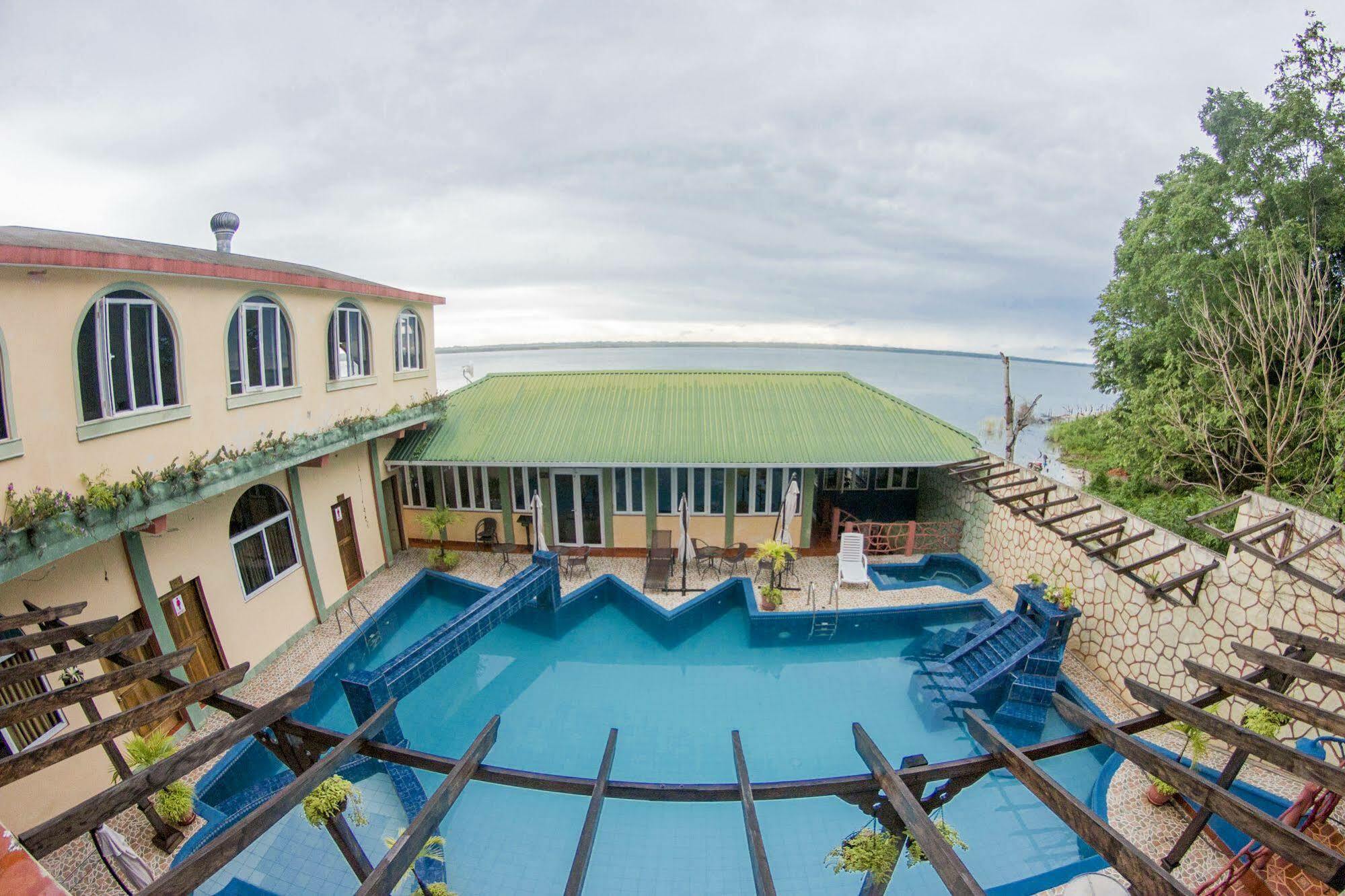 Hotel Ribiera Del Lago Peten Itza San Roman エクステリア 写真