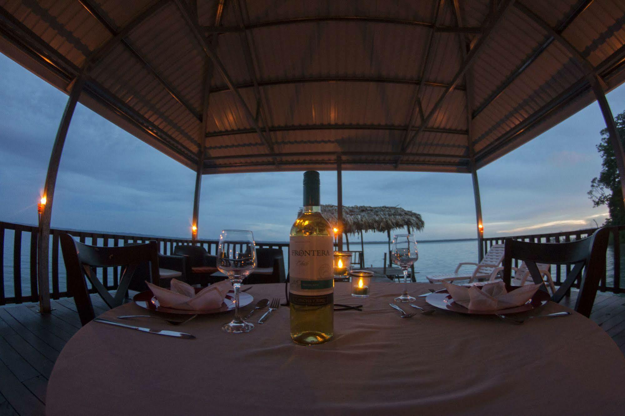 Hotel Ribiera Del Lago Peten Itza San Roman エクステリア 写真